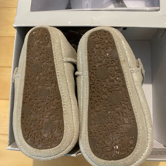 UGG INFANT JESSE BOW II BOOTS - METALLIC GOLD - Picture 5 of 10